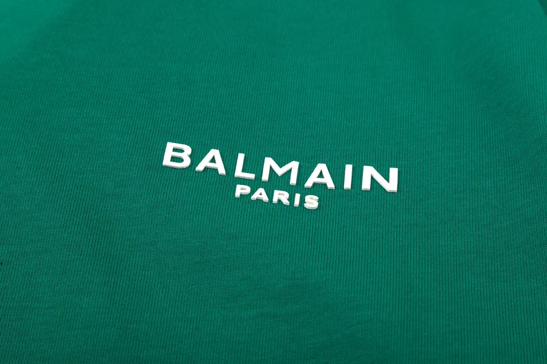 BALMAIN Simple small letter print Large Logo logo exquisitely upgraded, inspired by the 1980s Retro original fabric Official Same Style short-sleeved T-shirt Customized Ketong vat-dyed fabric Very comfortable to the touch Latest brick cabinet synchronization for spring and summer Fashionable and individual Super Versatile good-looking Very suitable for both men and women A must-have style Hang tag Collar label Washed wheat Complete with three labels Color: Green Size: XS~L